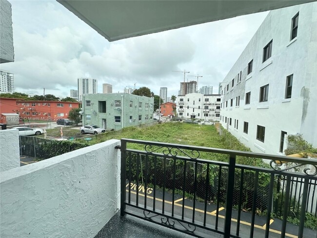 Building Photo - 529 SW 4th St