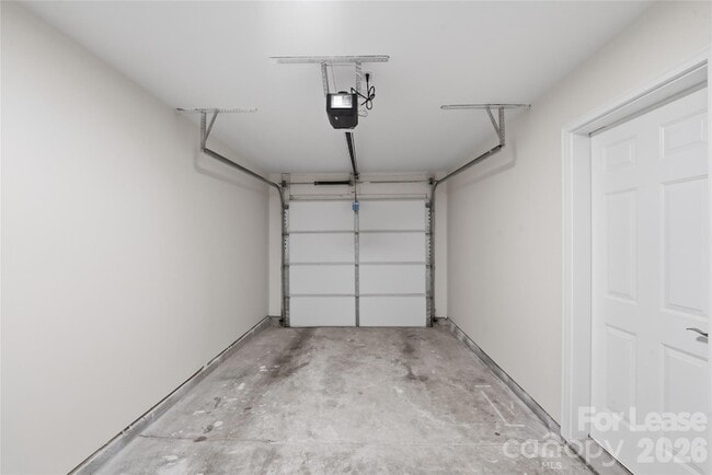 Building Photo - 6621 Tor Dr