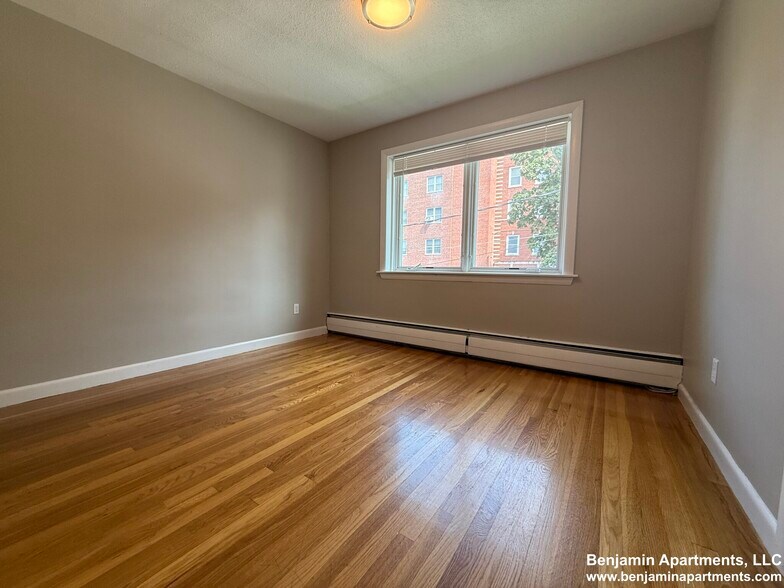 Building Photo - 50 Evergreen St