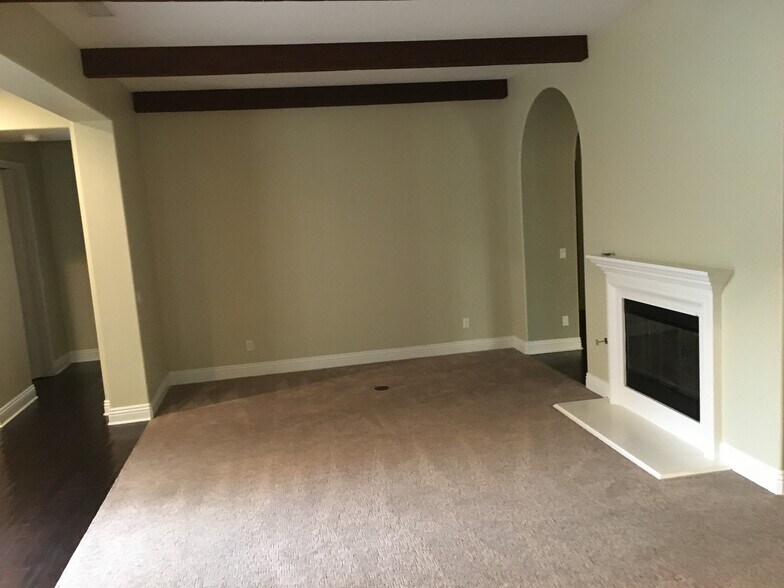 Building Photo - 36159 Blue Hill Dr