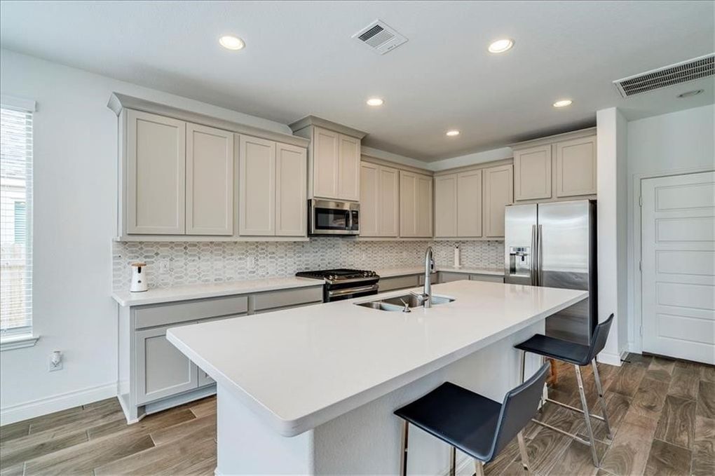 Building Photo - 101 Locklin Dr
