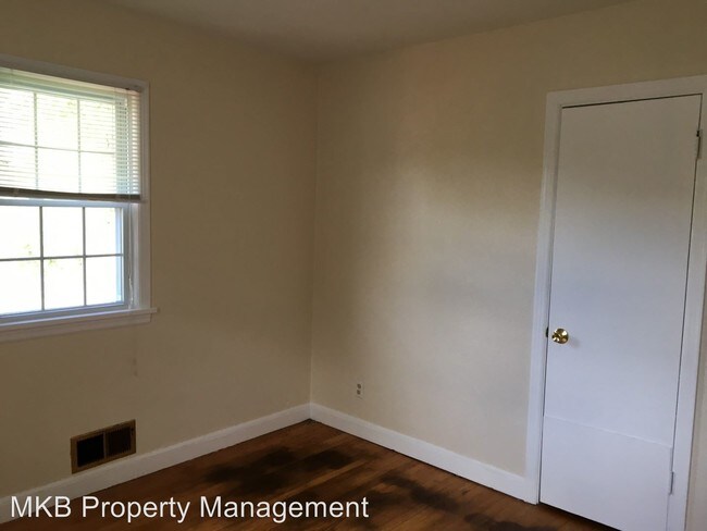 Building Photo - 3 br, 1 bath House - 1211 Stoutamire Drive