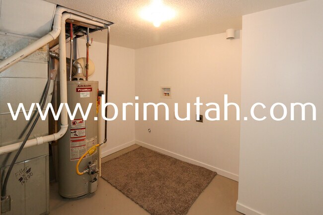 Building Photo - 2613 S Hartford St