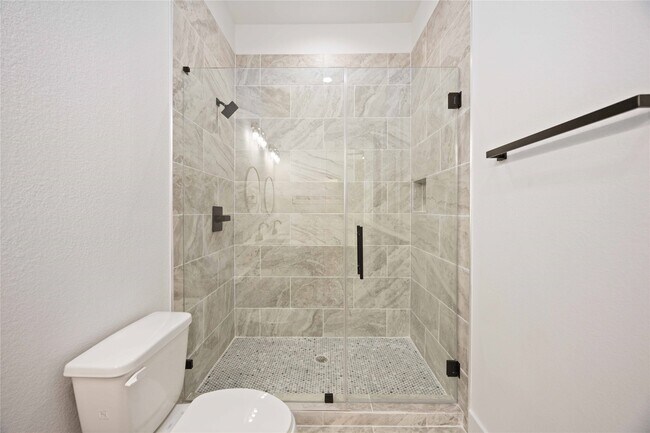 Building Photo - 6528 Tuskegee St