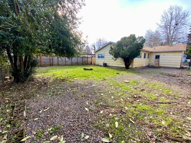 Building Photo - 1206 SE 87th Ave