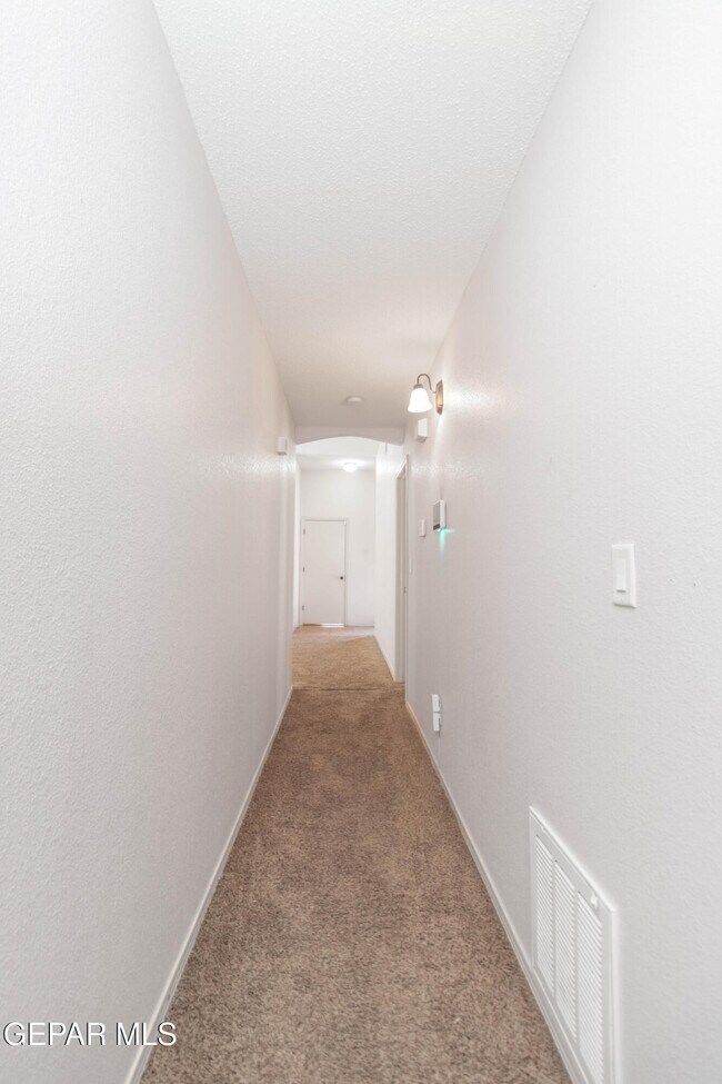 Building Photo - 12865 Little Misty Ln