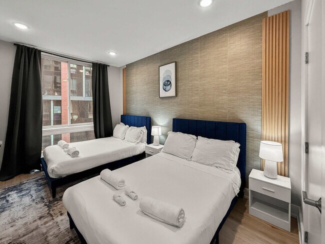 Building Photo - 901 Canal St