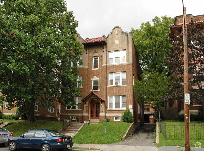 Primary Photo - 5-7 Gillett St