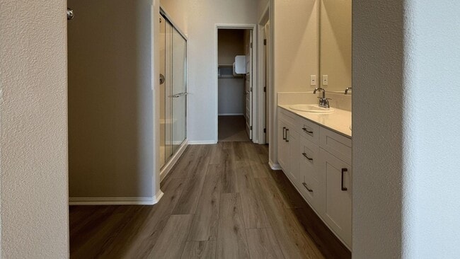 Building Photo - 35333 Hutchinson Pl