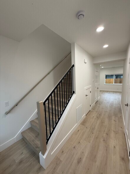 Building Photo - 3127 N Fruitland Ln