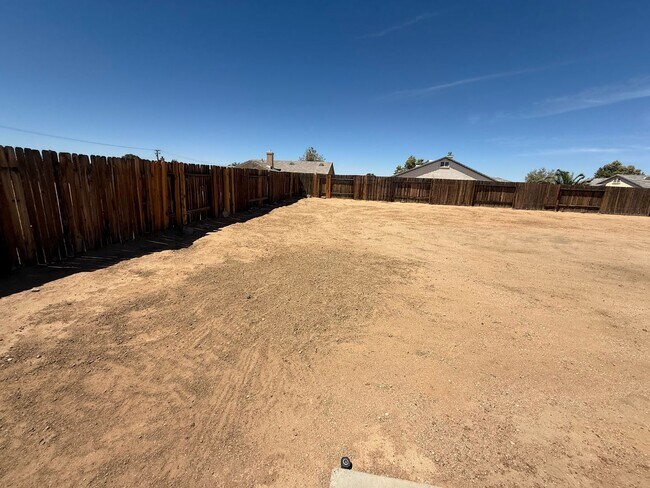 Building Photo - Beautiful Home In Apple Valley Vineyards-4...
