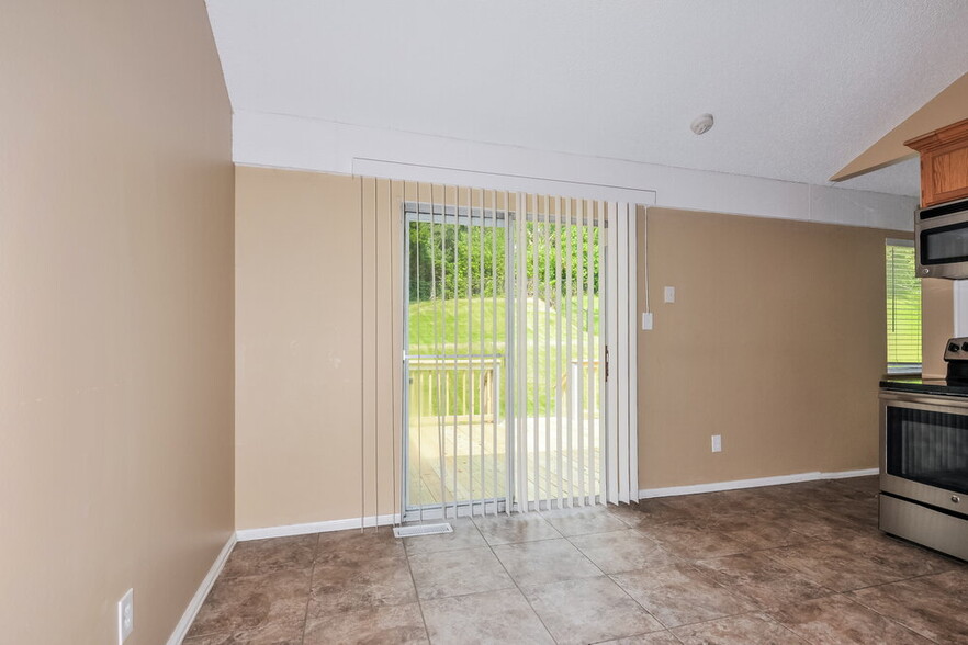 Building Photo - 6911 Candlewick Way