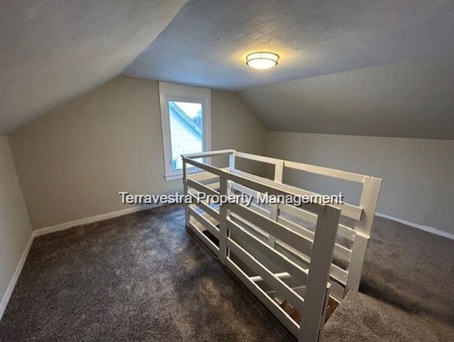 Building Photo - Renovated 3 Bed with parking! Eligible for $500 Security Deposit.