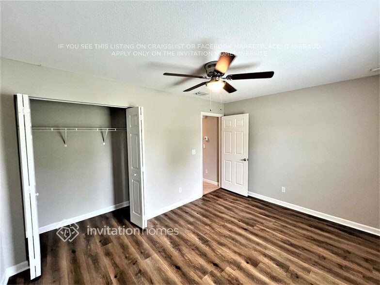 Building Photo - 832 SE Starflower Ave