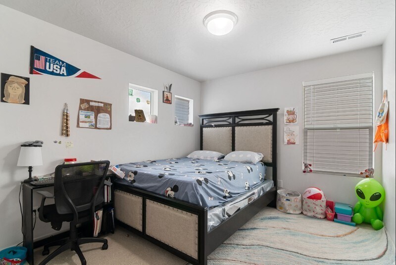 Building Photo - 2613 N Snowberry Dr