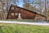 Building Photo - 304 Lake Lodge Dr