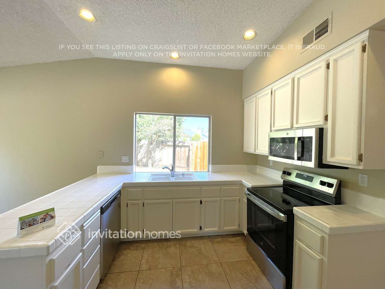 Building Photo - 8111 Darien Cir
