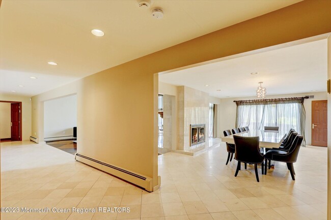 Building Photo - 84 Wickapecko Dr