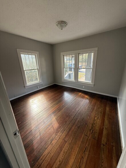 Building Photo - 605 80th St S