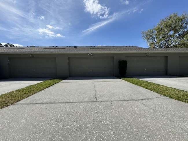 Building Photo - 12965 Langstaff Dr