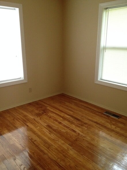 Building Photo - 2925 Beverly Ln