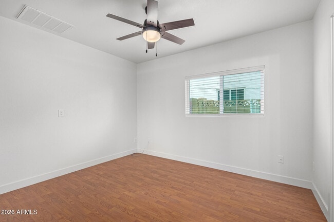 Building Photo - 2111 S River Dr