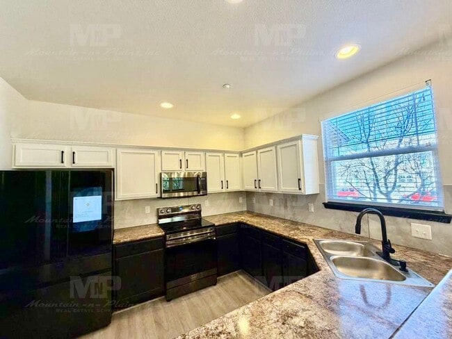 Building Photo - 3809 Rock Creek Dr