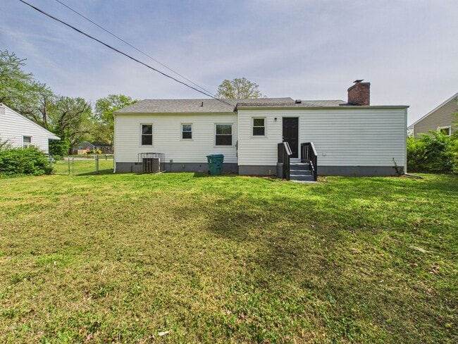 Building Photo - 1706 Catalina Dr