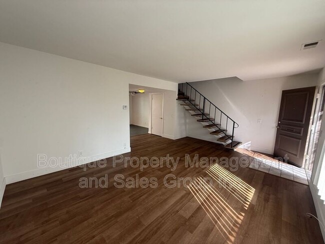 Building Photo - 11086 El Amarillo Ave