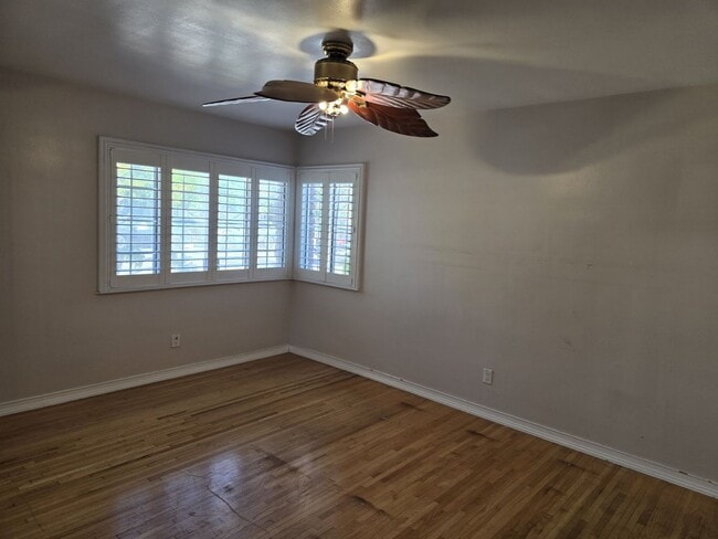Building Photo - Single Family Home in Midway City for Rent