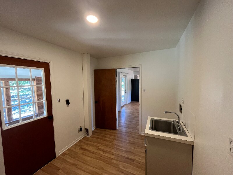 Building Photo - 1415 Oakridge Dr
