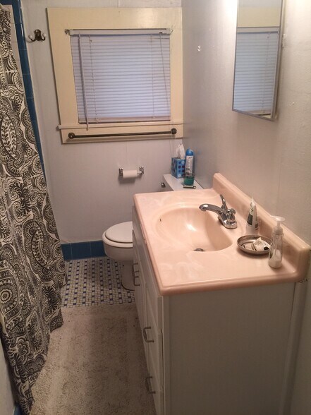 Building Photo - 5502 Loyola Ave