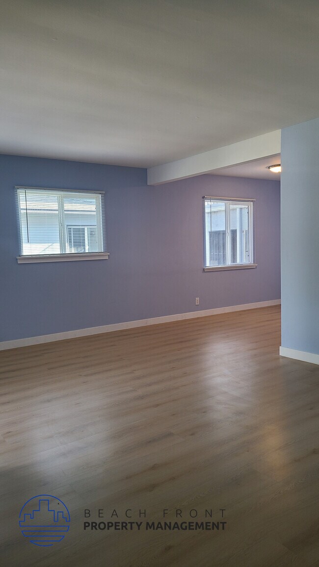 Building Photo - 1534-1548 W. 20th St.