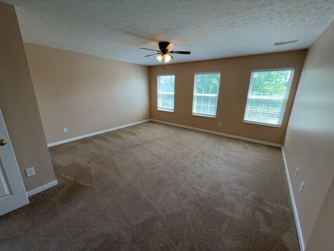 Building Photo - 5095 Oak Creek Trail