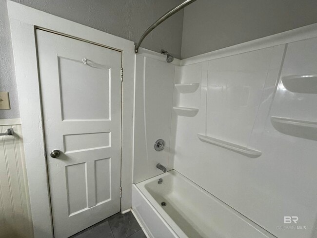 Building Photo - 207 NW 1st St