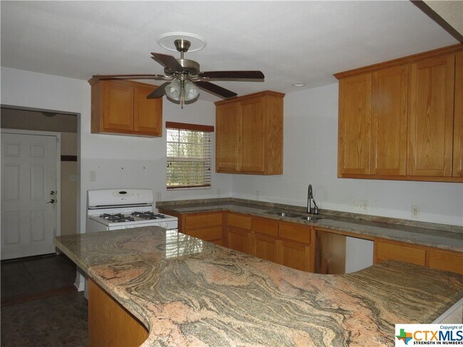 Building Photo - 2116 W Avenue D