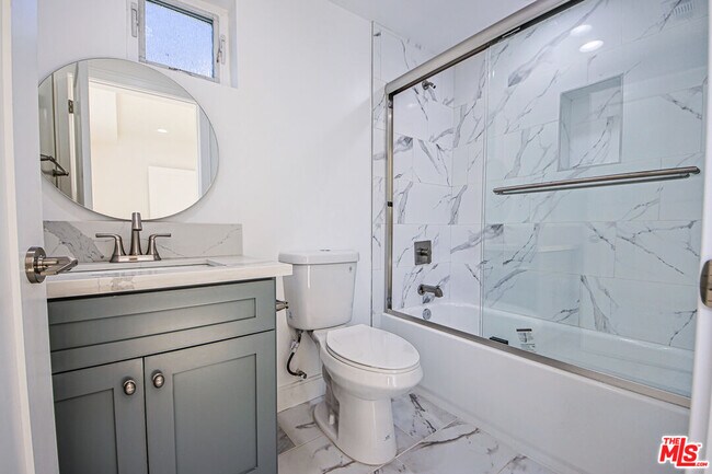 Building Photo - 10801 Kling St