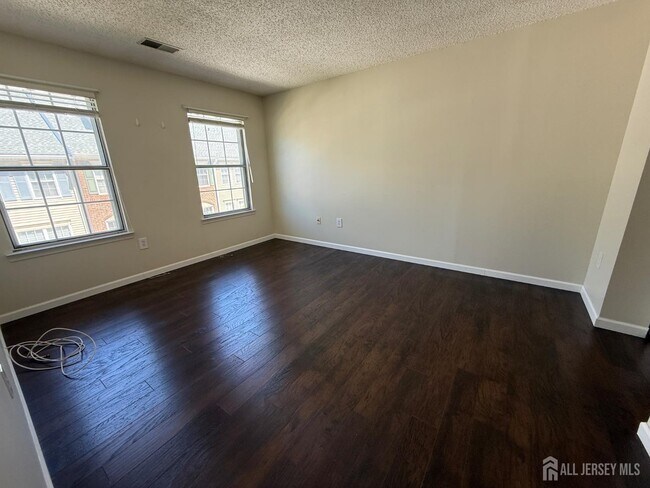 Building Photo - 207 Darwin Ln