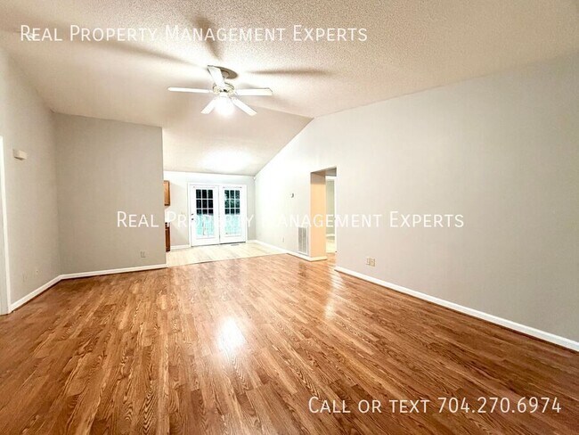 Building Photo - 174 Overcreek Rd