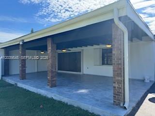 Building Photo - 7495 S Waterway Dr