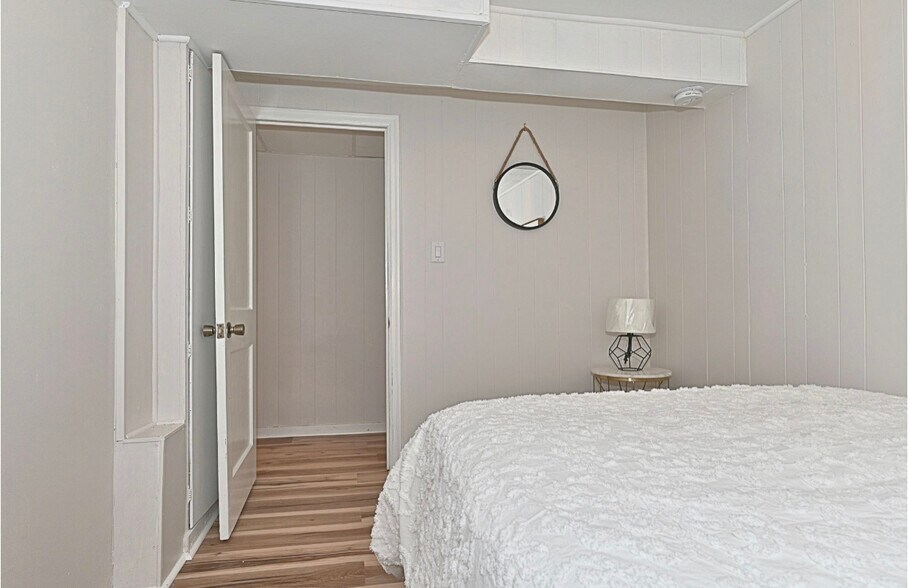 Building Photo - 2316 2nd Ave W