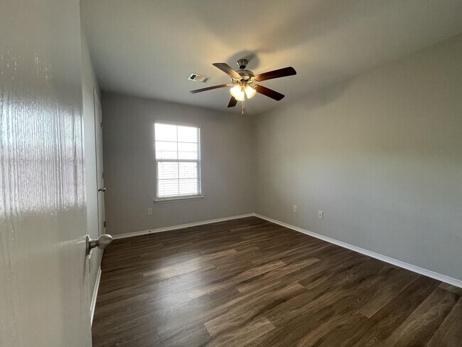 Building Photo - 3602 SW Deerfield Blvd