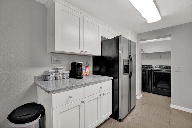 Building Photo - 4903 Wales St