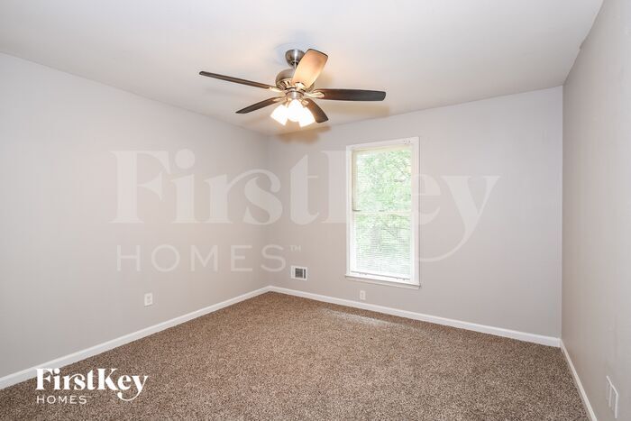 Building Photo - 155 Sweetwater Creek Cove