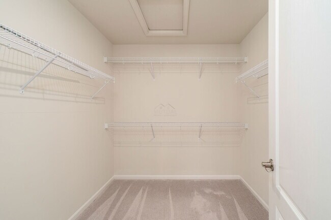 Building Photo - 22521 Woodbridge Ln