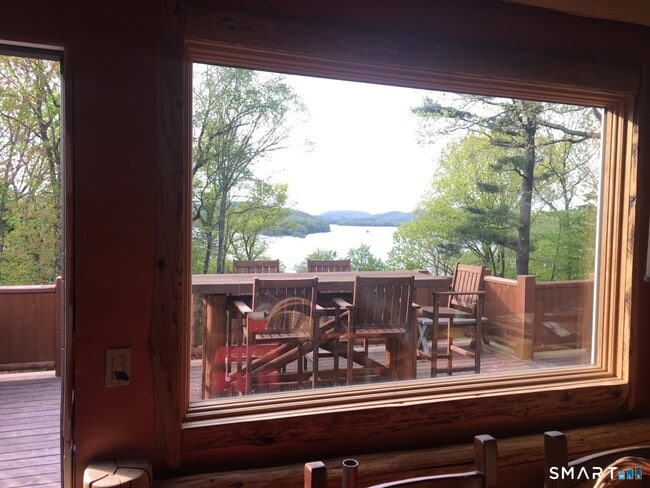 Building Photo - 28 Fox Run