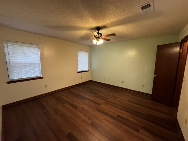 Building Photo - Home for Rent
