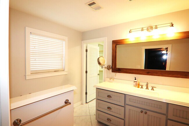 Building Photo - 3107 Moor Dr