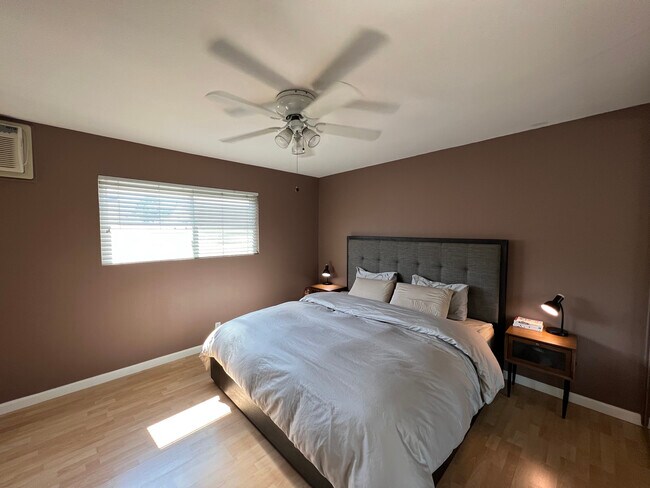 Bedroom - 3010 Montrose Ave