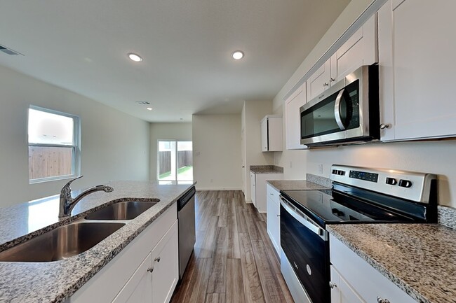 Building Photo - 617 Colgate Cir